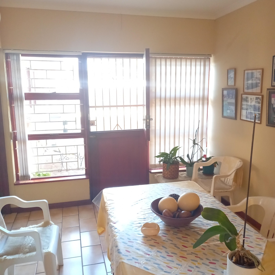 3 Bedroom Property for Sale in Bayview Western Cape